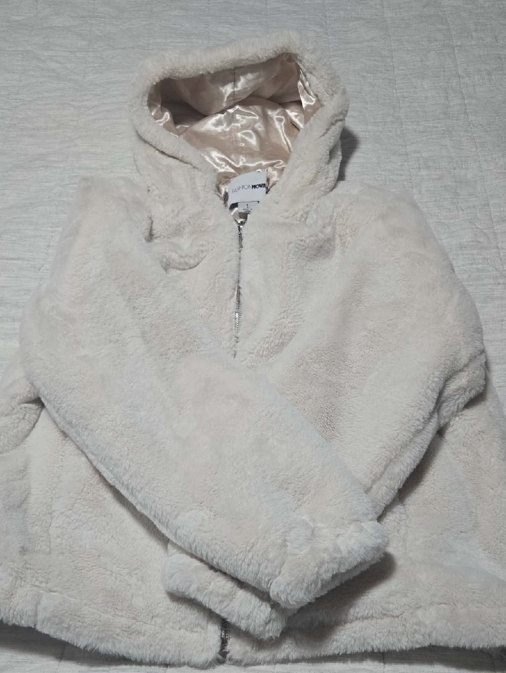 Fashion Nova Plush Faux Fur Jacket in Cream